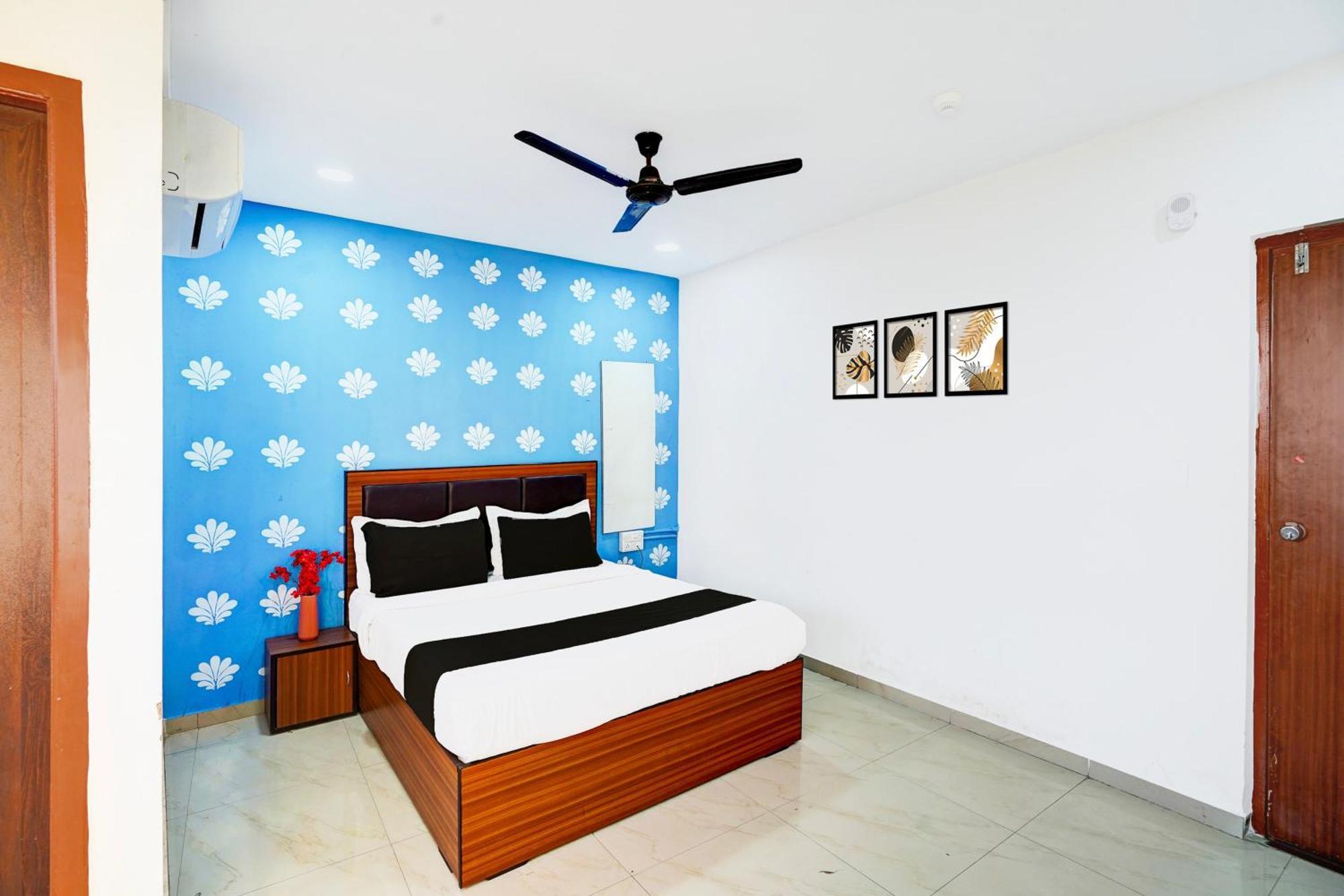 Super Hotel O Geeta Mandir Formerly Hotel Green Park 아흐메다바드 외부 사진