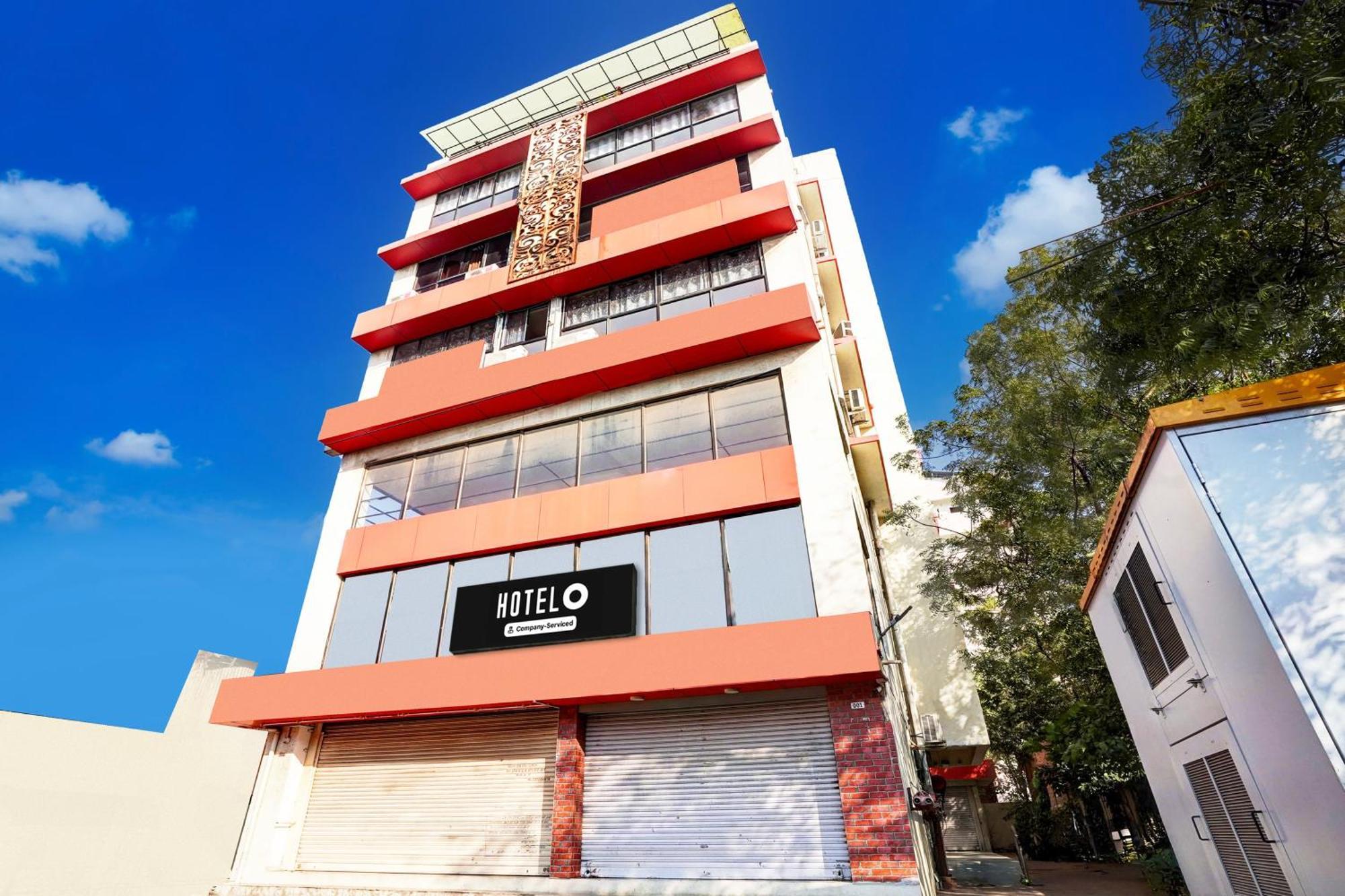 Super Hotel O Geeta Mandir Formerly Hotel Green Park 아흐메다바드 외부 사진
