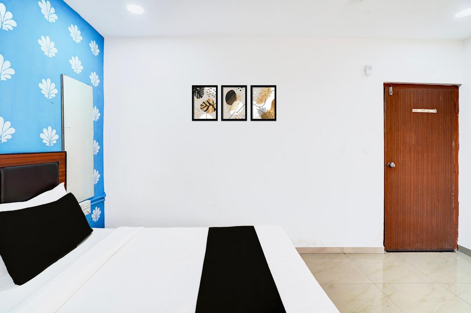 Super Hotel O Geeta Mandir Formerly Hotel Green Park 아흐메다바드 외부 사진