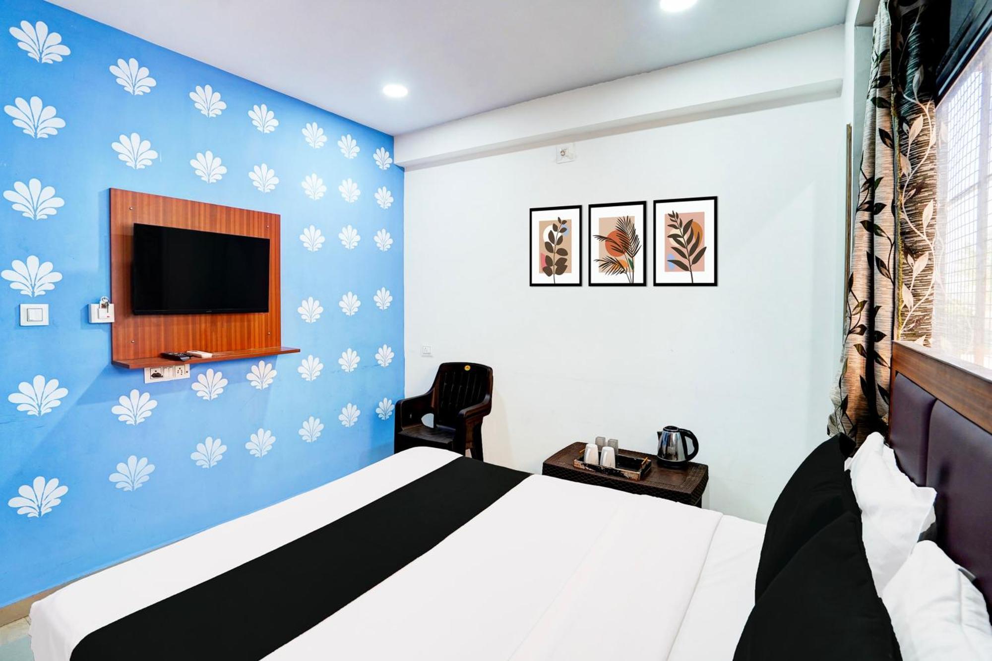 Super Hotel O Geeta Mandir Formerly Hotel Green Park 아흐메다바드 외부 사진