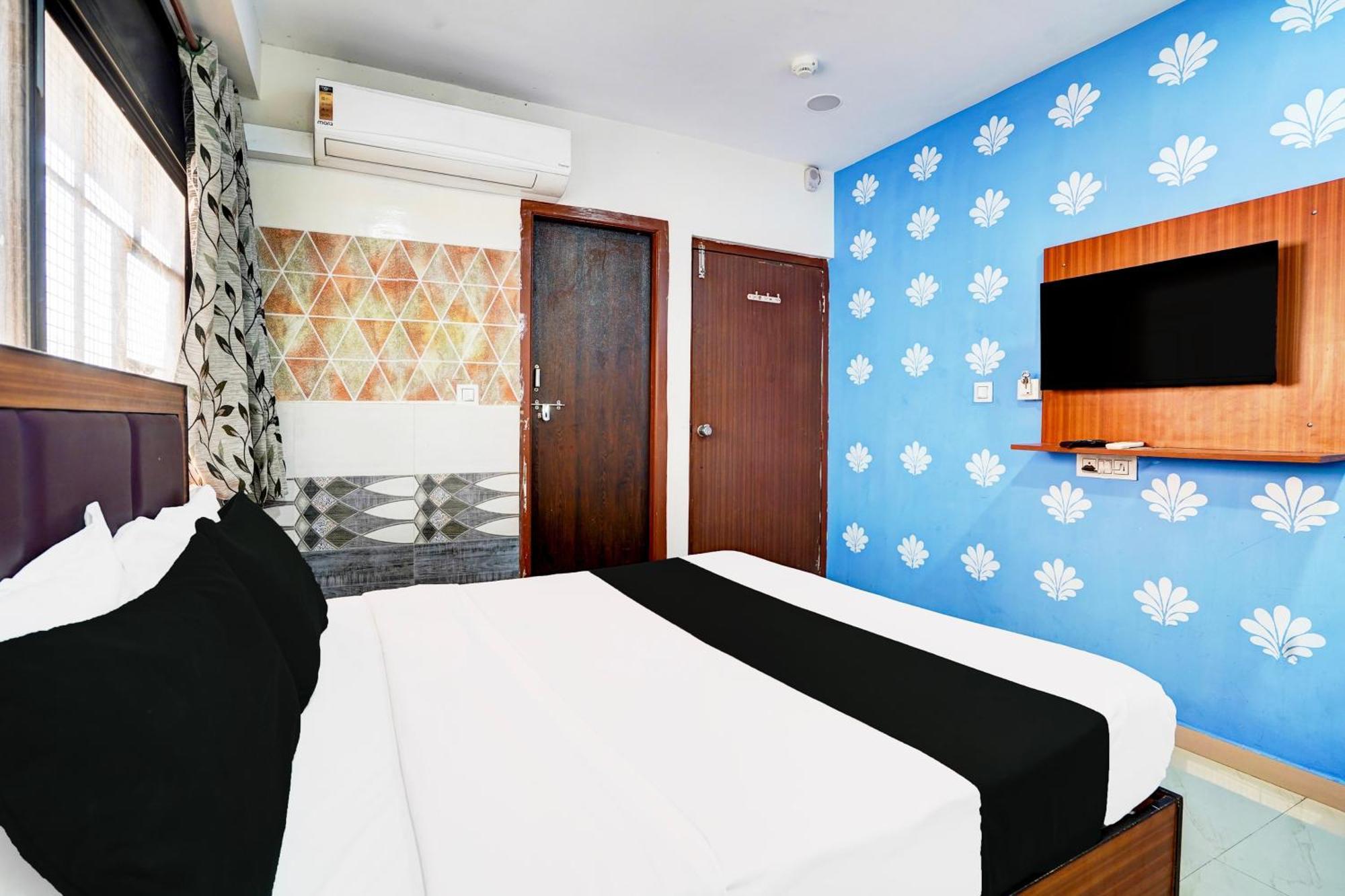 Super Hotel O Geeta Mandir Formerly Hotel Green Park 아흐메다바드 외부 사진